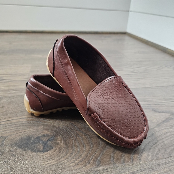 Toddler Boys Brown Vegan Leather Loafers Sz 29 ( 12) - Picture 2 of 6